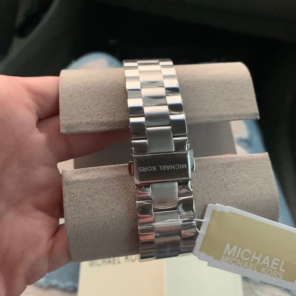 Michael Kors watch - Picture 5 of 5